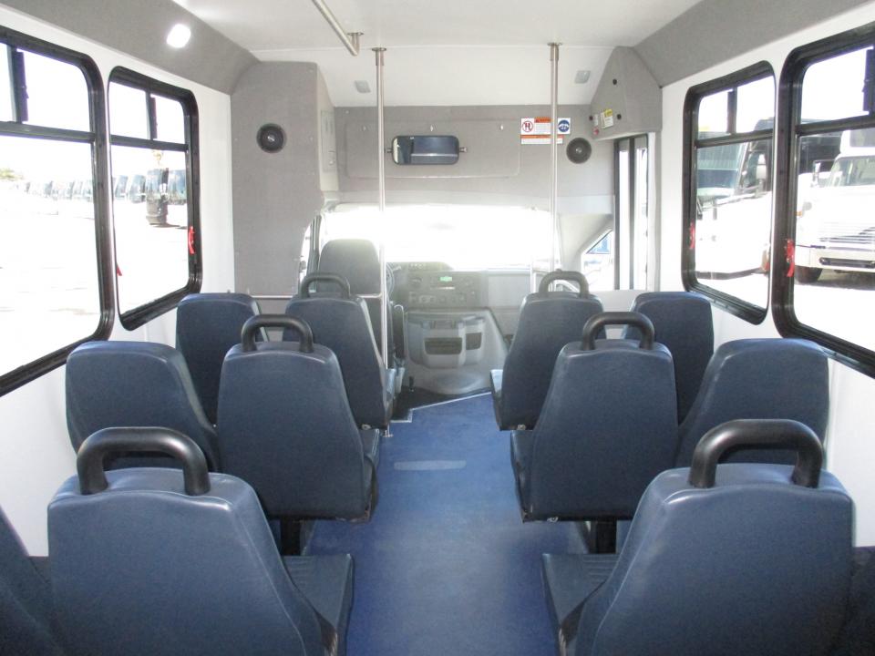 2018 Goshen Impulse Lift Equipped Shuttle S01401 - Image 10