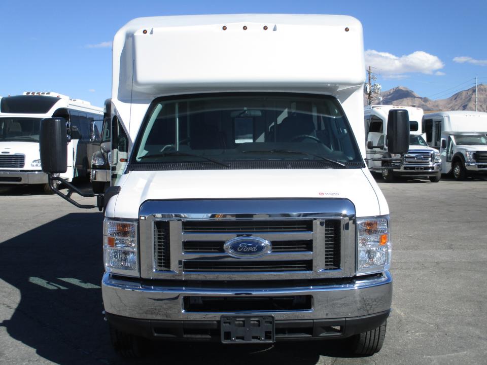 2018 Goshen Impulse Lift Equipped Shuttle S01401 - Image 2