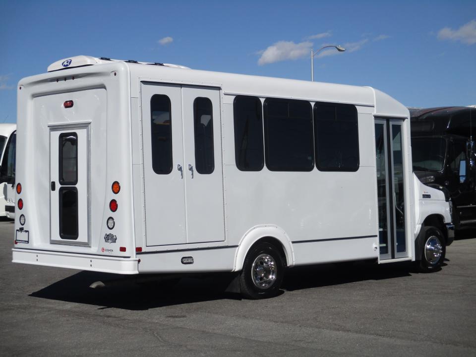 2018 Goshen Impulse Lift Equipped Shuttle S01401 - Image 7