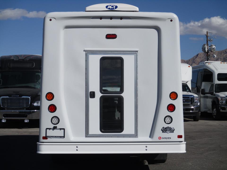 2018 Goshen Impulse Lift Equipped Shuttle S01401 - Image 6