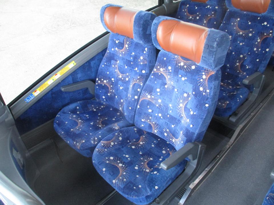 2012 MCI J4500 Coach with ISX Cummins C66271 - Image 8