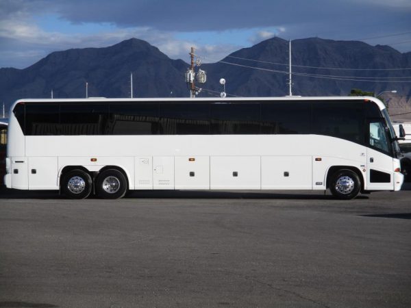 2011 MCI J4500 Highway Coach C65697 - Image 4