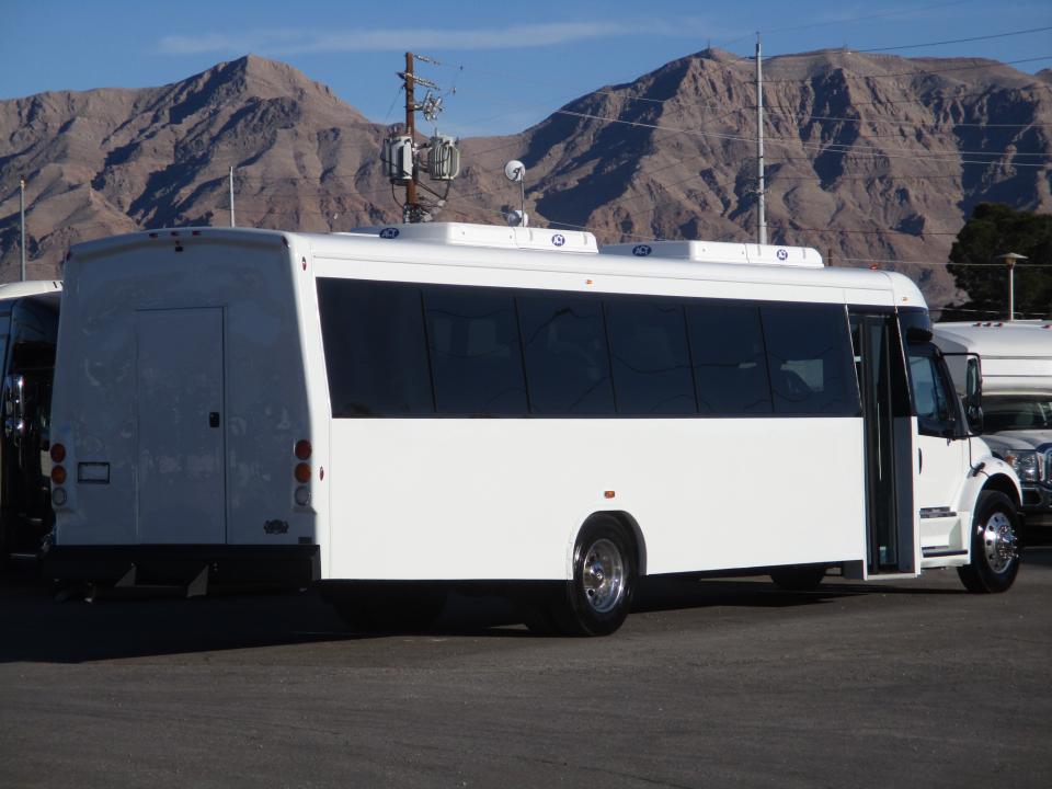 2019 Elkhart Custom Designs KSIR M2-400 RL SC9230 - Image 5