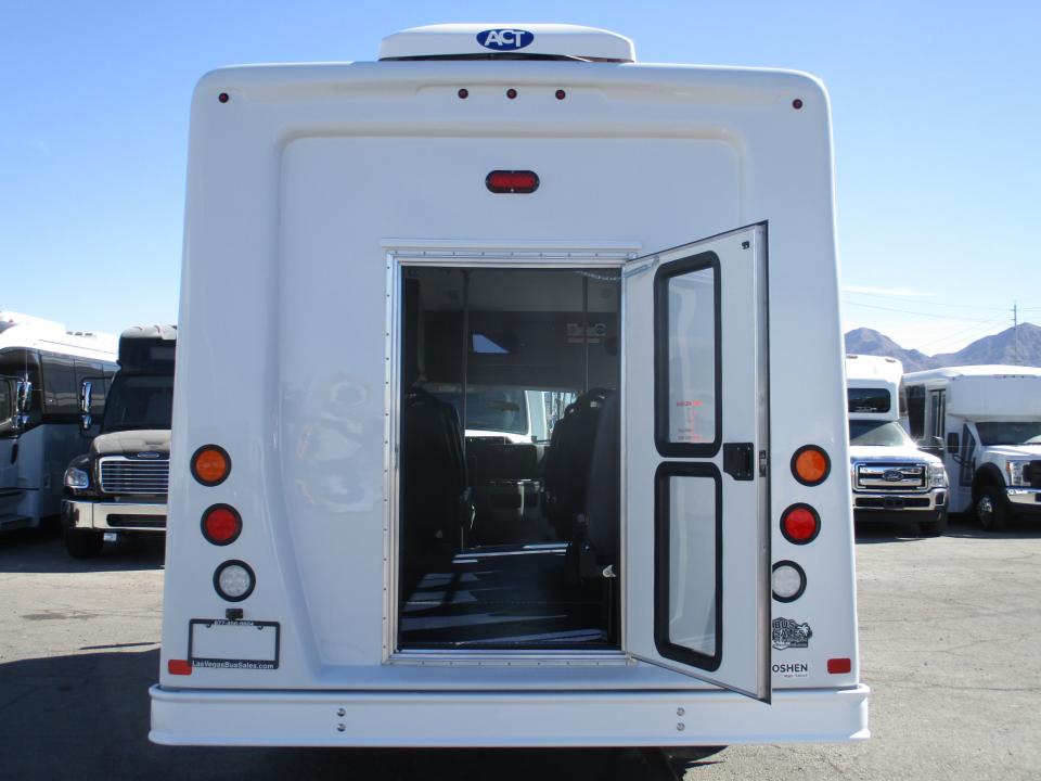 2018 Goshen Impulse Lift Equipped Shuttle S01409 - Image 6