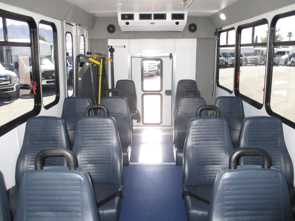 2018 Goshen Impulse Lift Equipped Shuttle S01409 - Image 9