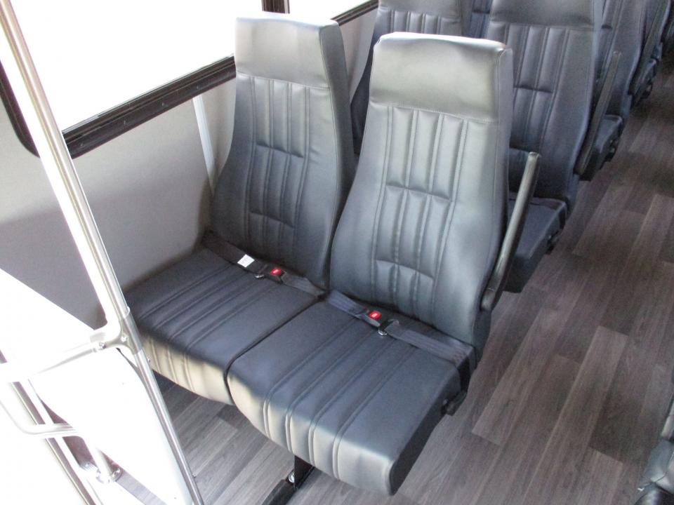 2018 ElDorado Advantage Executive Shuttle Bus S20855 - Image 9