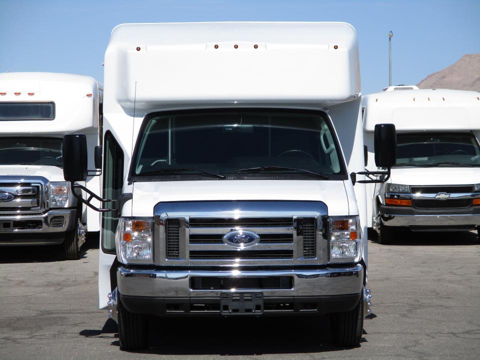 2018 ElDorado Advantage Executive Shuttle Bus S20855 - Image 2