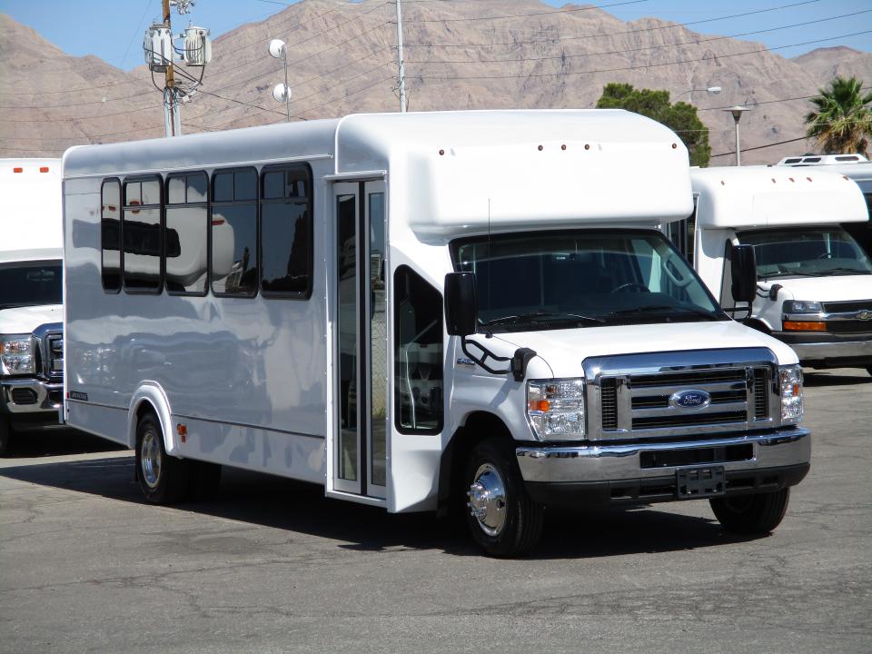 2018 ElDorado Advantage Executive Shuttle Bus S20855 - Image 6
