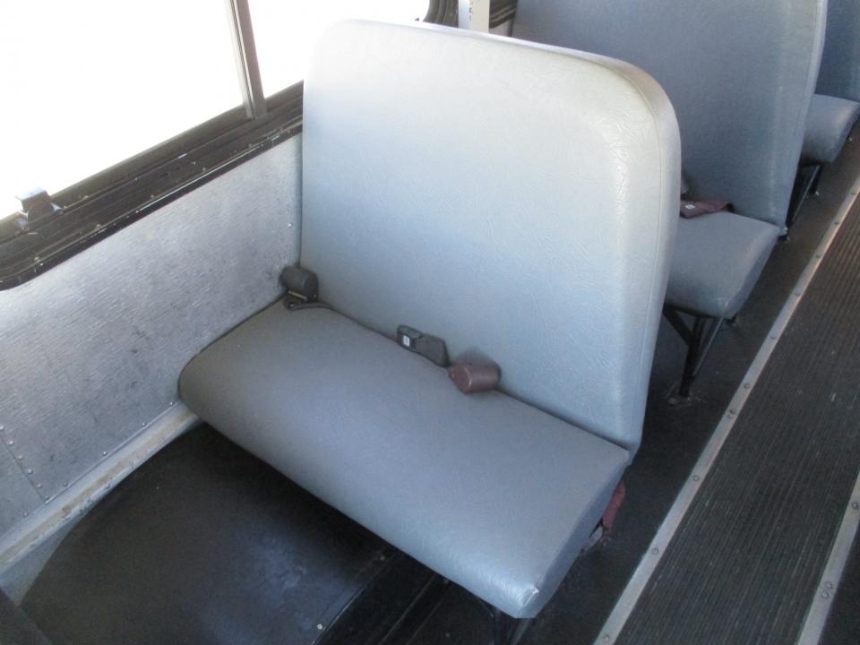 2006 Thomas Built Saf-T-Liner MVP-EF Series 140 Bus B60757 - Image 9