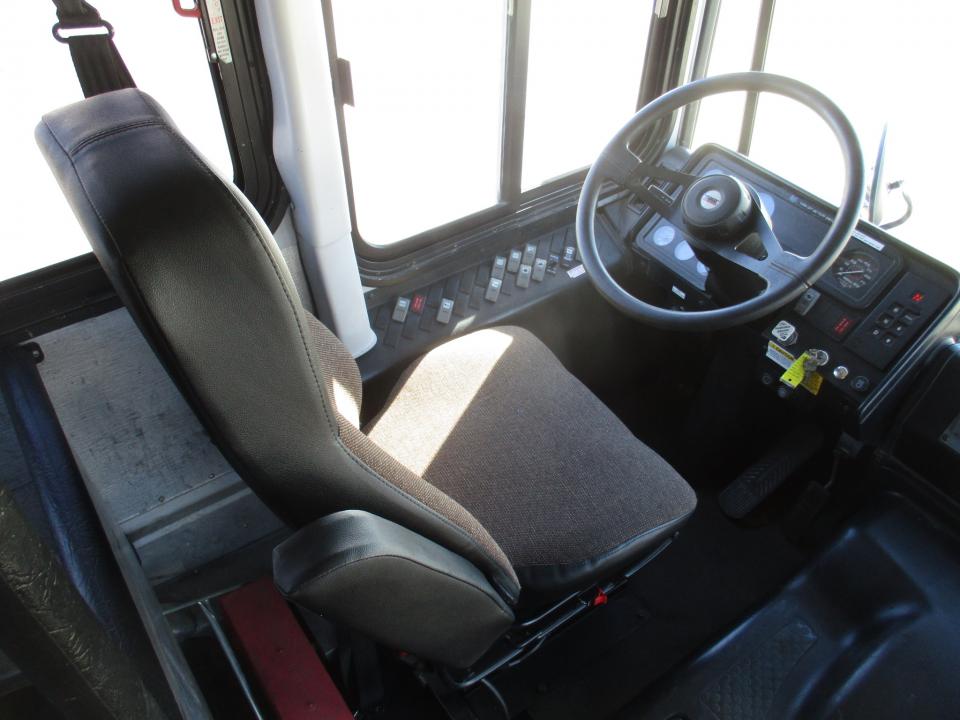 2006 Thomas Built Saf-T-Liner MVP-EF Series 140 Bus B60757 - Image 8