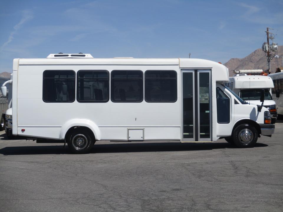 2012 Elkhart Coach ECII Shuttle Bus S49025 - Image 5
