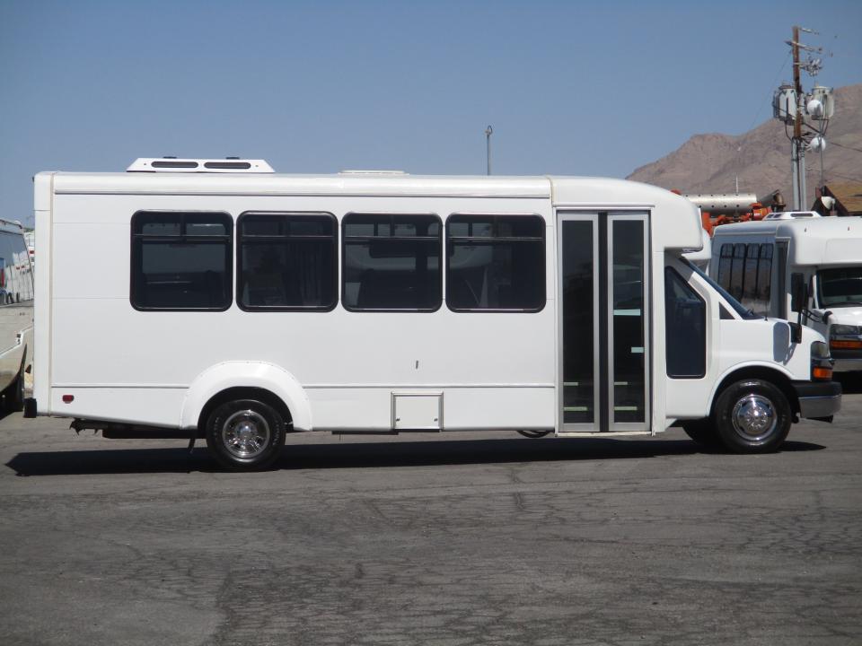 2012 Elkhart Coach ECII Shuttle Bus S50779 - Image 4