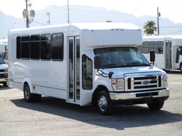 2018 ElDorado Advantage Executive Shuttle S29756 - Image 3