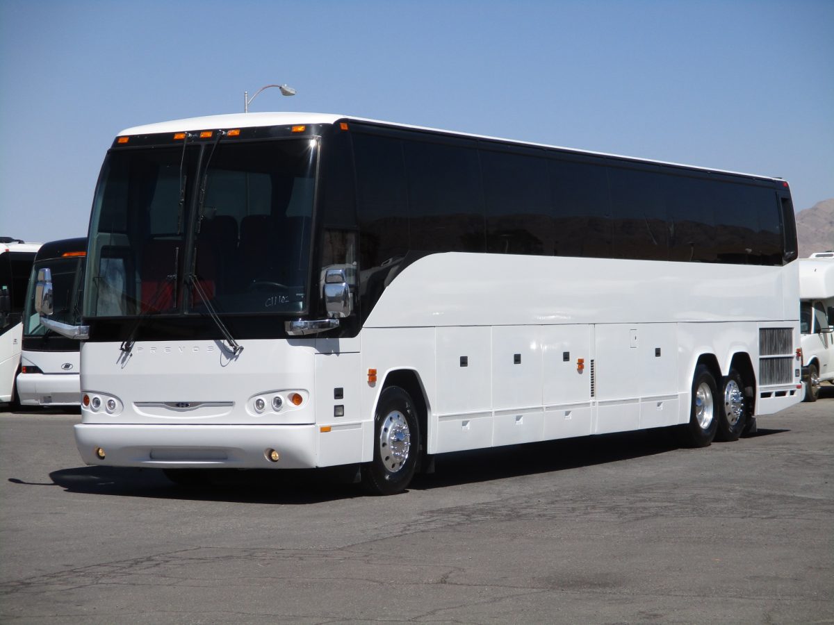 Front and Side Exterior View of 2008 Prevost H3-45 Highway Coach