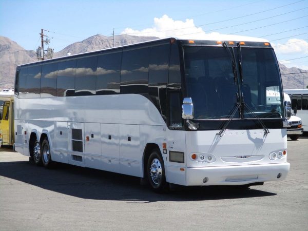 2008 Prevost H3-45 Highway Coach C11104 - Image 3