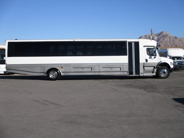 2013 Turtle Top Odyssey XL Shuttle Bus SM8946 - Image 4