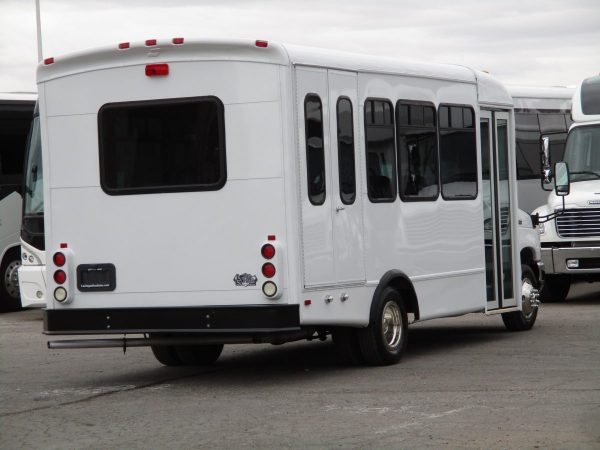 2008 Starcraft Allstar Lift Equipped Shuttle Bus S44418 - Image 7