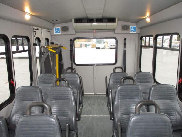 2008 Starcraft Allstar Lift Equipped Shuttle Bus S44418 - Image 8