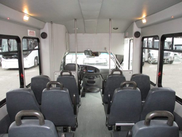 2008 Starcraft Allstar Lift Equipped Shuttle Bus S44418 - Image 9