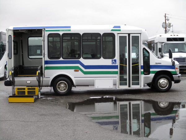 2011 ElDorado Aerotech Lift Equipped Shuttle Bus S12226 - Image 4