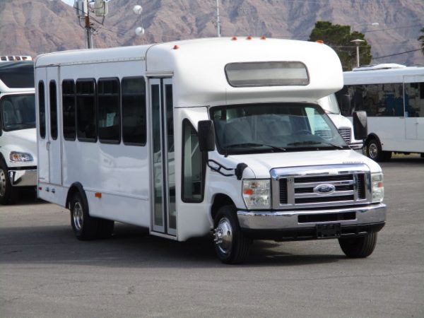 2009 Starcraft Allstar Lift Equipped Shuttle Bus S42151