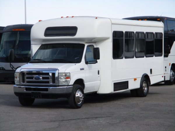 2009 Starcraft Allstar Lift Equipped Shuttle Bus S42151 - Image 3