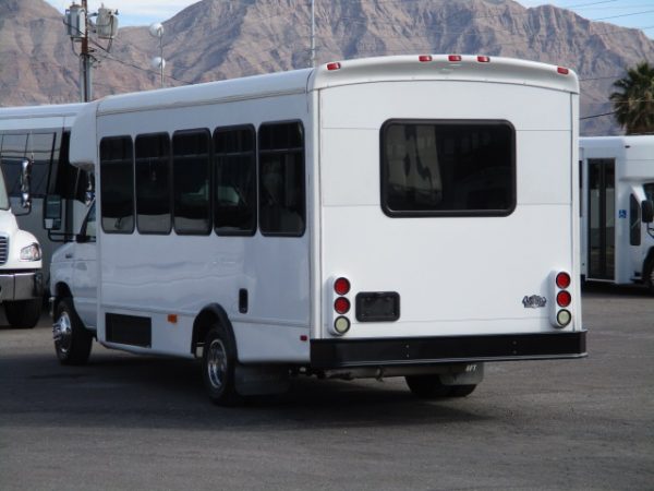 2009 Starcraft Allstar Lift Equipped Shuttle Bus S42151 - Image 5