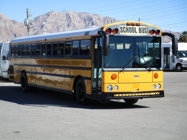 2004 Thomas Saf-T-Liner HDX School Bus B32208