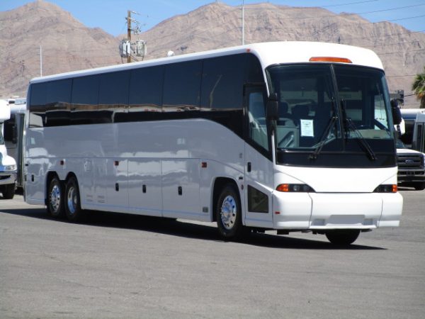 2007 MCI J4500 Highway Coach C64061
