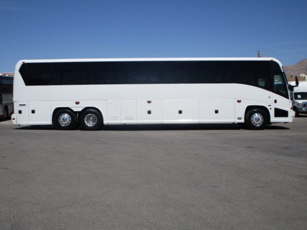 2007 MCI J4500 Highway Coach C64061 - Image 4