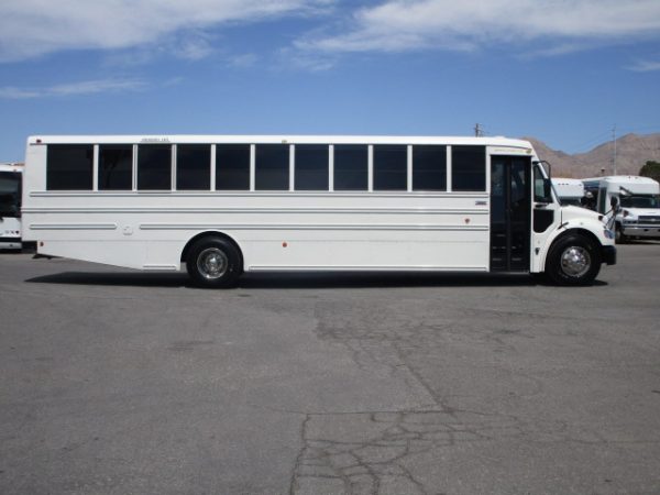 2007 Thomas Saf-T-Liner C2 Passenger Bus B04787 - Image 4