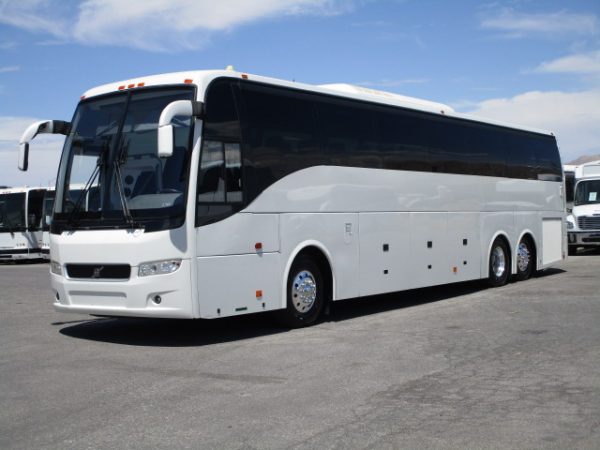2016 Volvo 9700 Luxury Highway Coach C74044 - Image 3