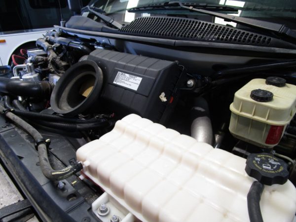 2009 Champion Defender Lift Equipped Shuttle Bus S06636 - Image 12