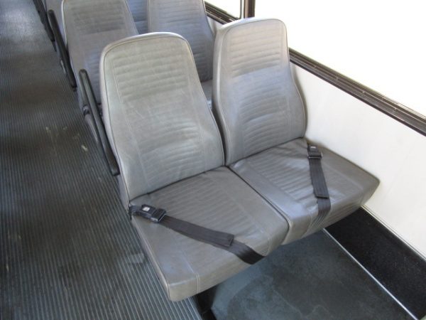 2009 Champion Defender Lift Equipped Shuttle Bus S06636 - Image 8