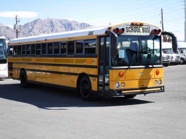 2004 Thomas Saf-T-Liner HDX School Bus B32213