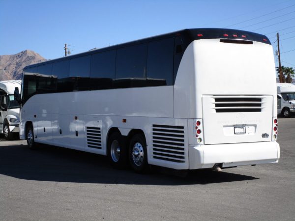 2007 MCI J4500 Lift Equipped Highway Coach C63902 - Image 5