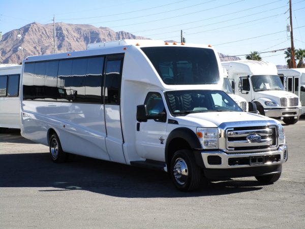 2016 Grech Motors GM33 Executive Style Shuttle Bus S33511