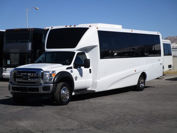 2016 Grech Motors GM33 Executive Style Shuttle Bus S33511 - Image 3