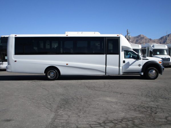 2016 Grech Motors GM33 Executive Style Shuttle Bus S33511 - Image 4
