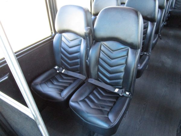 2016 Grech Motors GM33 Executive Style Shuttle Bus S33511 - Image 8