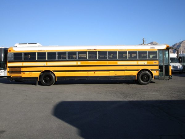 2005 Thomas Saf-T-Liner HDX School Bus B60877 - Image 4