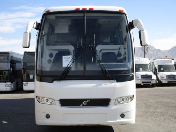 2015 Volvo 9700 Luxury Highway Coach C70555 - Image 2