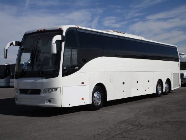 2015 Volvo 9700 Luxury Highway Coach C70555 - Image 3