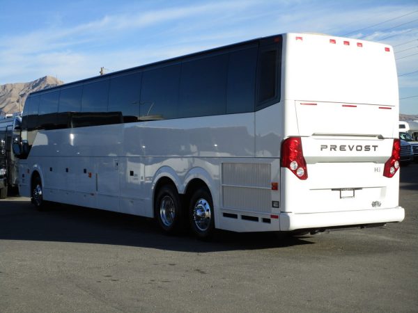 2018 Prevost H3-45 Luxury Highway Coach C13922 - Image 5