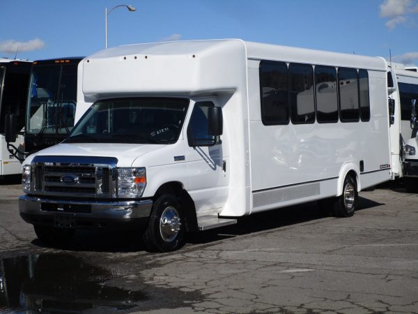 2019 ElDorado Advantage Shuttle Bus Front Drivers Side