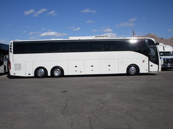 2014 Volvo 9700 Luxury Highway Coach C67539 Passenger Side