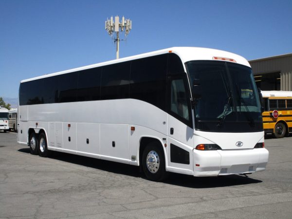 2007 MCI J4500 Lift Equipped Highway Coach C63904