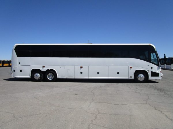 2007 MCI J4500 Lift Equipped Highway Coach C63904 - Image 4