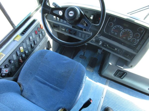 2005 Thomas Saf-T-Liner HDX Lift Equipped School Bus B60718 - Image 11