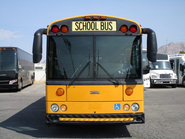 Front View of the 2006 Thomas Saf-T-Liner HDX Lift Equipped School Bus